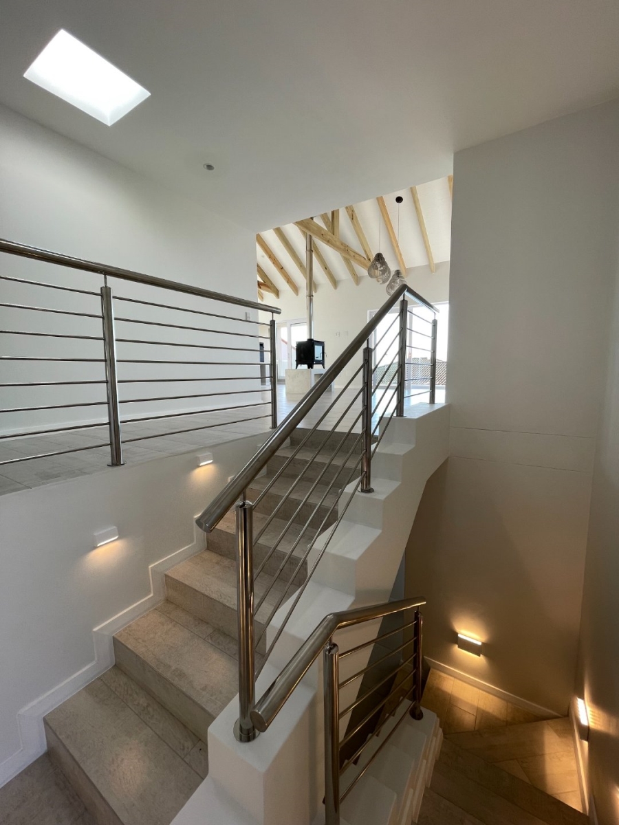 4 Bedroom Property for Sale in Whale Rock Heights Western Cape